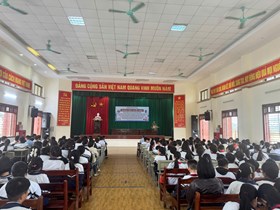 Công an xã Vĩnh Lại phối hợp tổ chức Chương trình truyền thông giáo dục pháp luật và an toàn giao thông tại THCS Quyết Thắng và Tân Hương