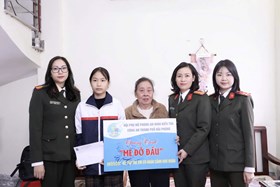Hội Phụ nữ Phòng An ninh điều tra lan tỏa yêu thương qua chương trình “Mẹ đỡ đầu”