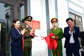 Khánh thành, bàn giao “nhà đồng đội” năm 2025 tặng cán bộ Công an xã Tân An
