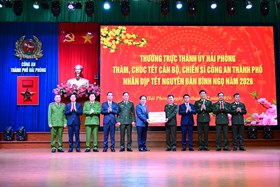 Thường trực Thành ủy, HĐND- UBND, MTTQ Việt Nam thành phố thăm, chúc Tết và động viên cán bộ, chiến sĩ CATP nhân dịp Xuân Bính Ngọ 2026