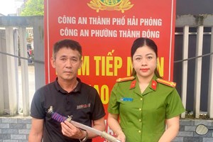 Công an phường Thành Đông: Tiếp nhận vũ khí thô sơ do người dân giao nộp