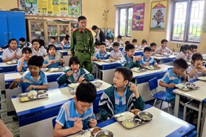 Công an xã Mao Điền chủ động tham mưu bảo đảm an toàn thực phẩm bếp ăn trường học