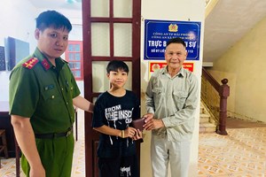 Công an xã Thanh Miện hỗ trợ trao trả tài sản cho người dân