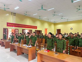 Công an xã Vĩnh Am tổ chức chào cờ, giao ban đánh giá công tác Quý I năm 2026