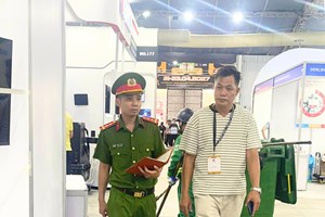 Đội Chữa cháy và CNCH khu vực 1 bảo đảm an toàn PCCC tại Triển lãm Công nghiệp và Sản xuất Việt Nam năm 2026