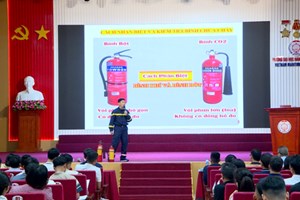 Khai giảng lớp huấn luyện nghiệp vụ PCCC và CNCH cho lực lượng kiểm tra PCCC tại cơ sở