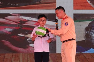 Lan tỏa chương trình “Giao thông xanh - Hành trình an toàn - Vững vàng tiên phong” tới hơn 1.200 học sinh Trường THCS Tân Tiến (phường An Dương)