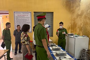 Công an xã Gia Phúc tăng cường kiểm tra việc chấp hành pháp luật về an toàn thực phẩm tại 3 trường học