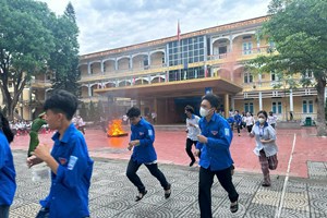 Phân đội Phúc Điền – Đội Chữa cháy và CNCH khu vực 8: Tổ chức cho gần 800 giáo viên và học sinh trải nghiệm kỹ năng phòng cháy chữa cháy
