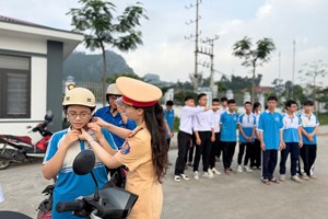 Phòng Cảnh sát giao thông: Tuyên truyền an toàn giao thông cho gần 1.000 học sinh Trường THPT Nhị Chiểu