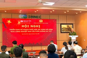 Tuyên truyền chuyên đề về phòng, chống ma túy cho cán bộ, công nhân viên tại Khu công nghiệp Nam Cầu Kiền (phường Thiên Hương)