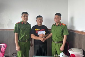 Công an phường Dương Kinh biểu dương hành động dũng cảm cứu người của công dân