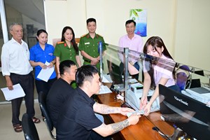 Công an phường Ngô Quyền hỗ trợ người sau cai nghiện vay vốn ưu đãi