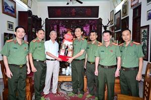 Lãnh đạo Công an thành phố thăm, tri ân nguyên lãnh đạo Tổng cục An ninh