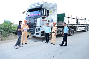 Phòng Cảnh sát giao thông: Quyết liệt phối hợp xử lý tình trạng xe có trọng tải trên 10 tấn lưu thông trên tuyến đê biển ở địa bàn phường Hưng Đạo TP Hải phòng