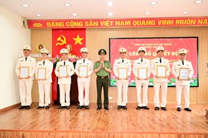 Phòng Hậu cần: Tổ chức công bố quyết định về thăng cấp bậc hàm, nâng lương năm 2026