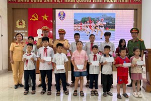 Trạm Cảnh sát đường Thuỷ Bạch Đằng: Tuyên truyền pháp luật về an toàn giao thông và phòng chống đuối nước tới hơn 300 học sinh và giáo viên phường Nam Triệu