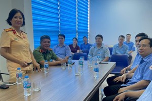 Tuyên truyền pháp luật về trật tự an toàn giao thông tại 03 Trung tâm đăng kiểm xe cơ giới
