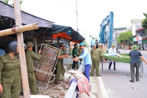 Công an xã Hà Đông kiên quyết xử lý các trường hợp tái lấn chiếm lòng đường, vỉa hè từ ngày 01/7/2026