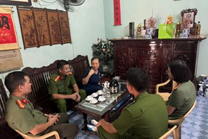 Công an xã Thanh Hà: Thăm, tặng quà thân nhân Liệt sĩ Công an nhân dân nhân dịp 27/7