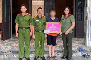 Công an xã Thanh Hà: Tiếp tục hành trình "Nâng bước em đến trường” năm học 2026- 2027