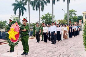 Công an xã Tiên Minh tham gia hoạt động tri ân các Anh hùng liệt sĩ