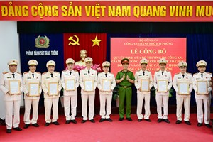 Công bố các quyết định về tổ chức bộ máy và công tác cán bộ Phòng Cảnh sát giao thông