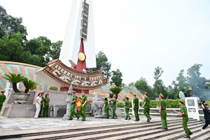 Đội Chính trị - Hậu cần, Phòng Cảnh sát cơ động CATP: Tổ chức hoạt động sinh hoạt chính trị nhân kỷ niệm 79 năm Ngày Thương binh - Liệt sĩ 