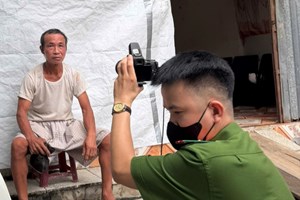 Công an phường Hưng Đạo tổ chức cấp Căn cước tại nhà cho công dân có hoàn cảnh đặc biệt