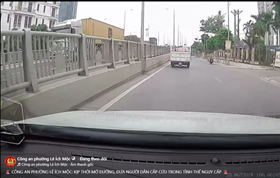 Công an phường Lê Ích Mộc mở đường đưa người dân biến chứng nguy kịch đi cấp cứu kịp thời