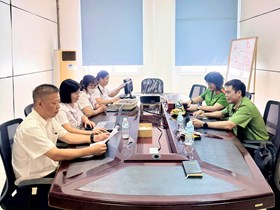 Công an xã Mao Điền đồng hành cùng doanh nghiệp, đưa pháp luật đi trước một bước