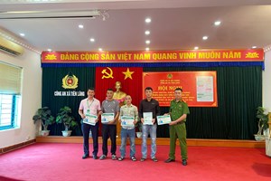 Công an xã Tiên Lãng tuyên truyền, phổ biến việc vay vốn ưu đãi đối với người nghiện ma túy và người chấp hành xong án phạt tù trở về địa phương cư trú