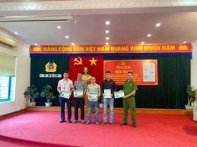 Công an xã Tiên Lãng tuyên truyền, phổ biến việc vay vốn ưu đãi đối với người nghiện ma túy và người chấp hành xong án phạt tù trở về địa phương cư trú