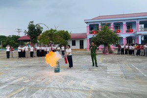 Phòng Cảnh sát PCCC và CNCH tuyên truyền, thực hành chữa cháy, cứu nạn, cứu hộ tại trường Mầm non Khúc Thừa Dụ