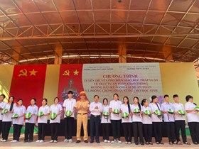 Phòng Cảnh sát giao thông: Tuyên truyền trật tự an toàn giao thông và phòng chống đuối nước cho học sinh Đặc khu Cát Hải