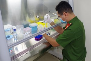 Phòng Kỹ thuật hình sự nâng cao hiệu quả vận hành trang thiết bị phục vụ giám định mô bệnh học