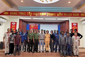 Tuyên truyền an toàn giao thông cho gần 200 người lao động, công nhân người nước ngoài tại Công ty TNHH MTV Đóng tàu Nam Triệu