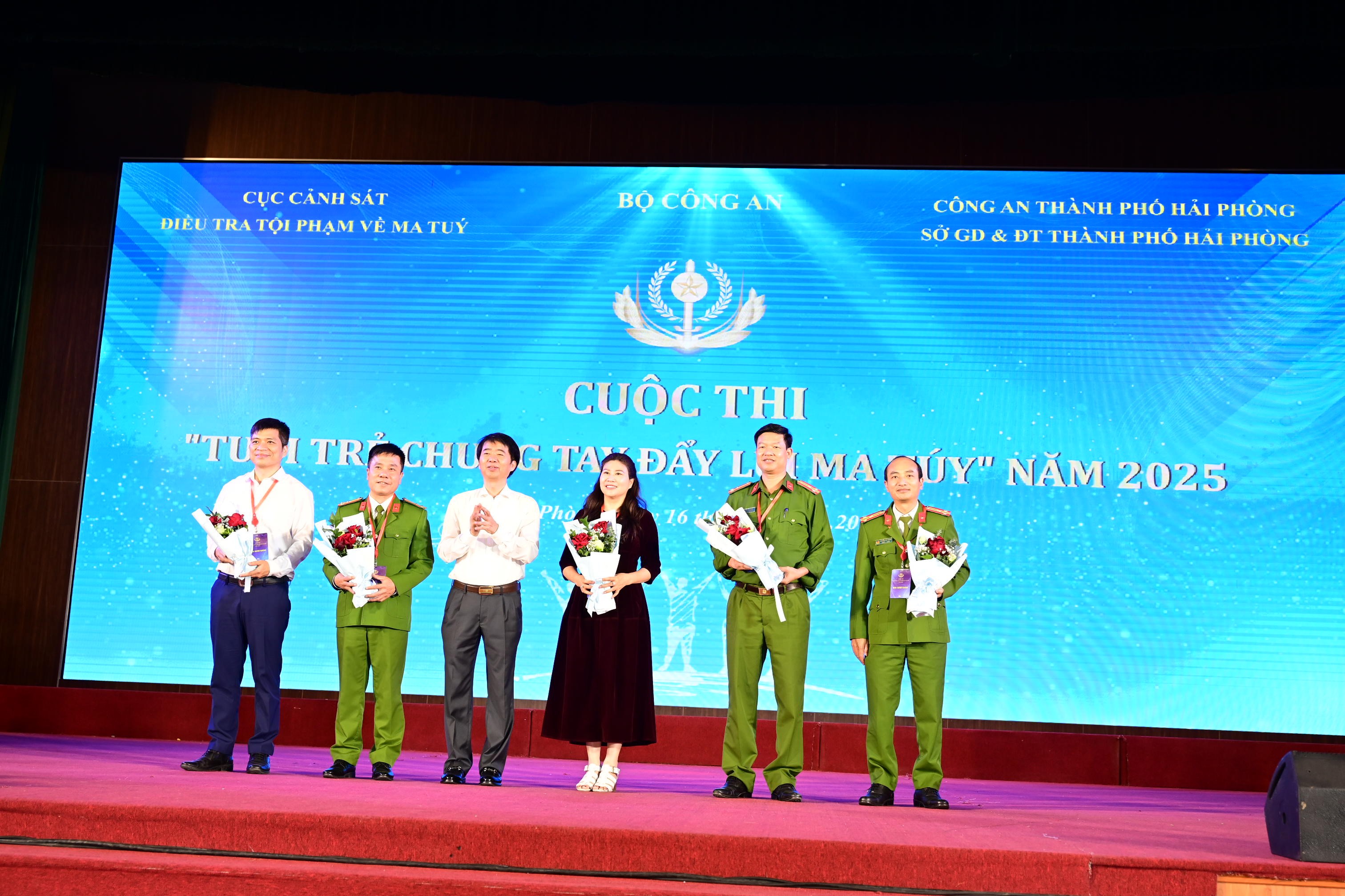 Nhấn vào ảnh để phóng to