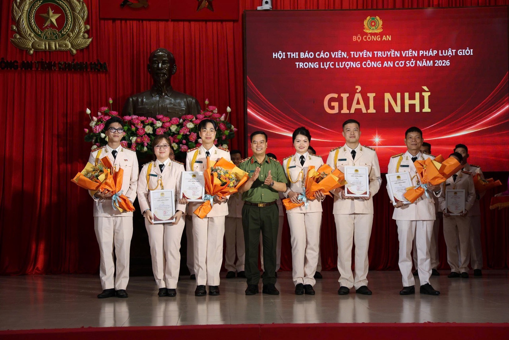 Bộ Công an tổ chức Hội thi Báo cáo viên, tuyên truyền viên pháp luật giỏi trong lực lượng Công an cơ sở năm 2026: Công an TP Hải Phòng đạt giải nhì