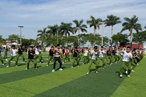 Cán bộ chiến sĩ Trại tạm giam số 1 Công an thành phố nghiêm túc rèn luyện thể lực và kỷ luật