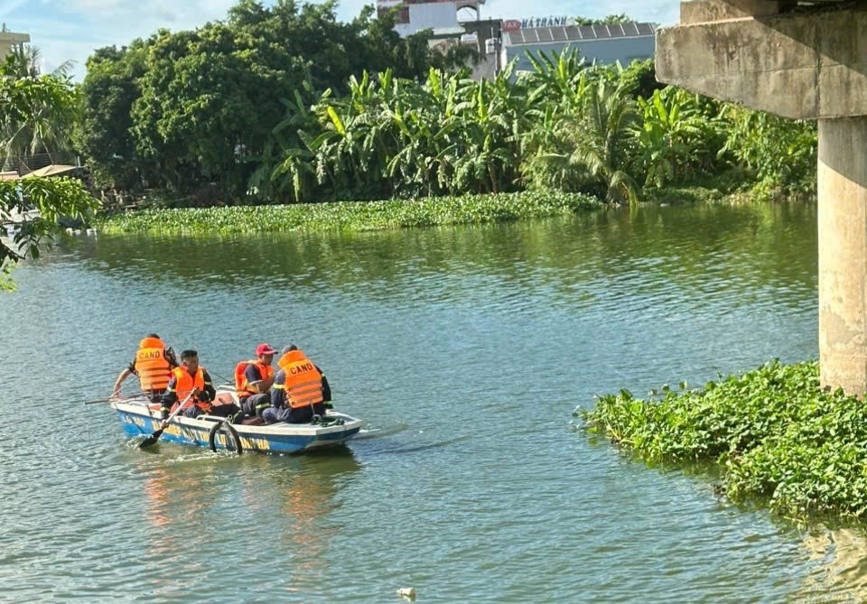 Cảnh báo nguy cơ đuối nước tại khu vực sông Hương xã Thanh Hà