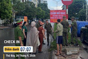 Công an phường Gia Viên phối hợp ra quân dọn vệ sinh môi trường, bảo đảm trật tự đô thị