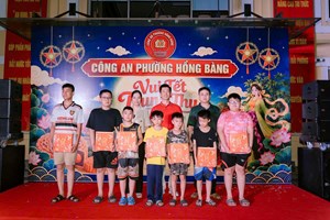 Công an phường Hồng Bàng tổ chức "Ngày hội Trăng rằm" cho thiếu nhi nhân dịp Tết Trung thu