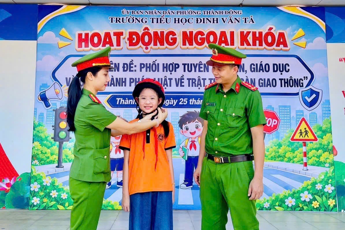 Công an phường Thành Đông tăng cường tuyên truyền pháp luật về TTATGT tại trường học