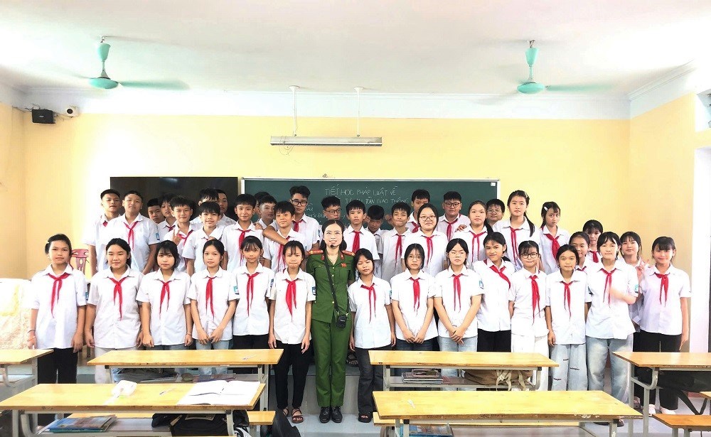 Công an xã Hợp Tiến “gần dân nhất” từ những tiết học pháp luật