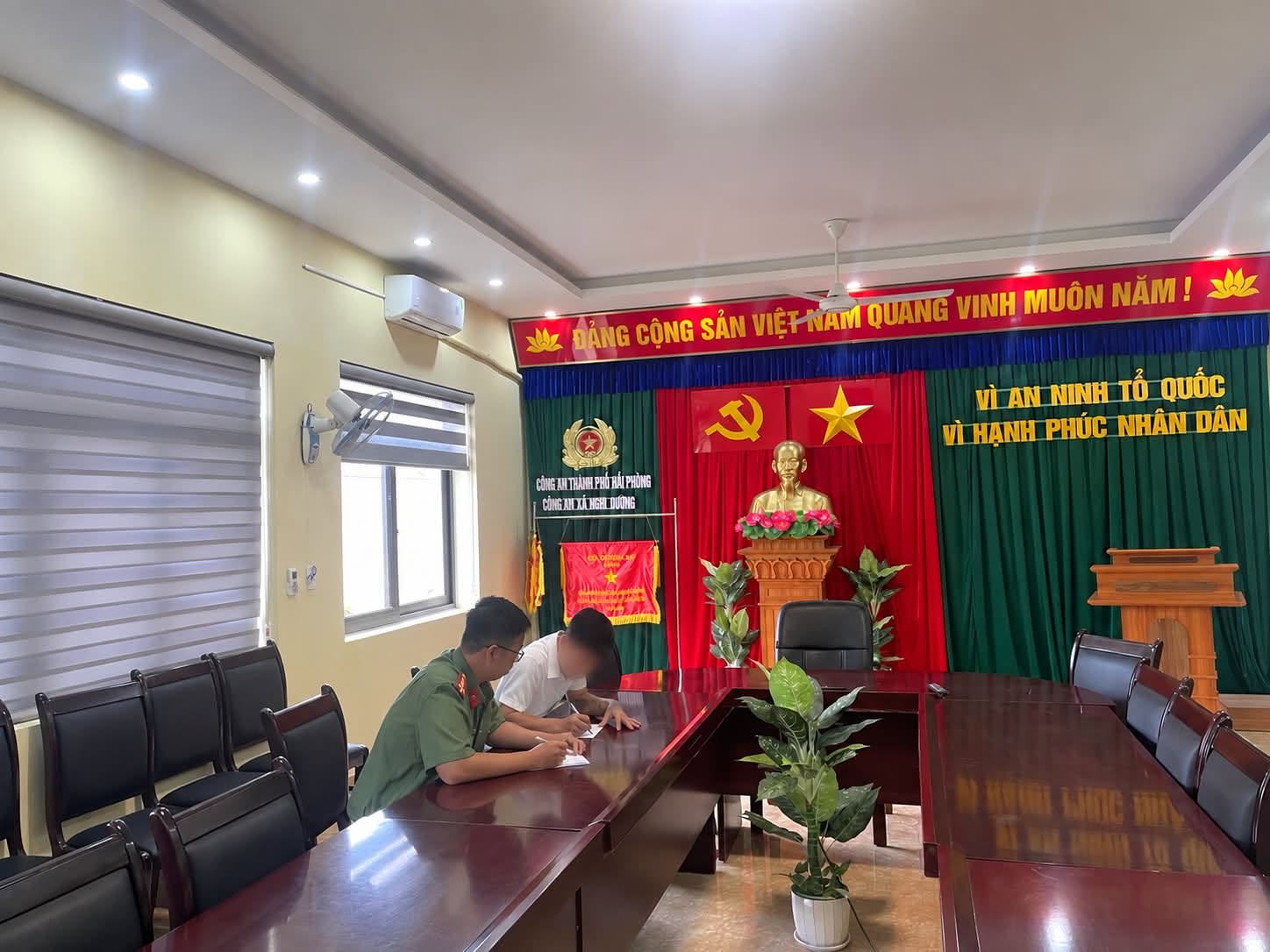 Công an xã Nghi Dương xử phạt trường hợp đăng thông tin sai sự thật trên mạng xã hội Facebook