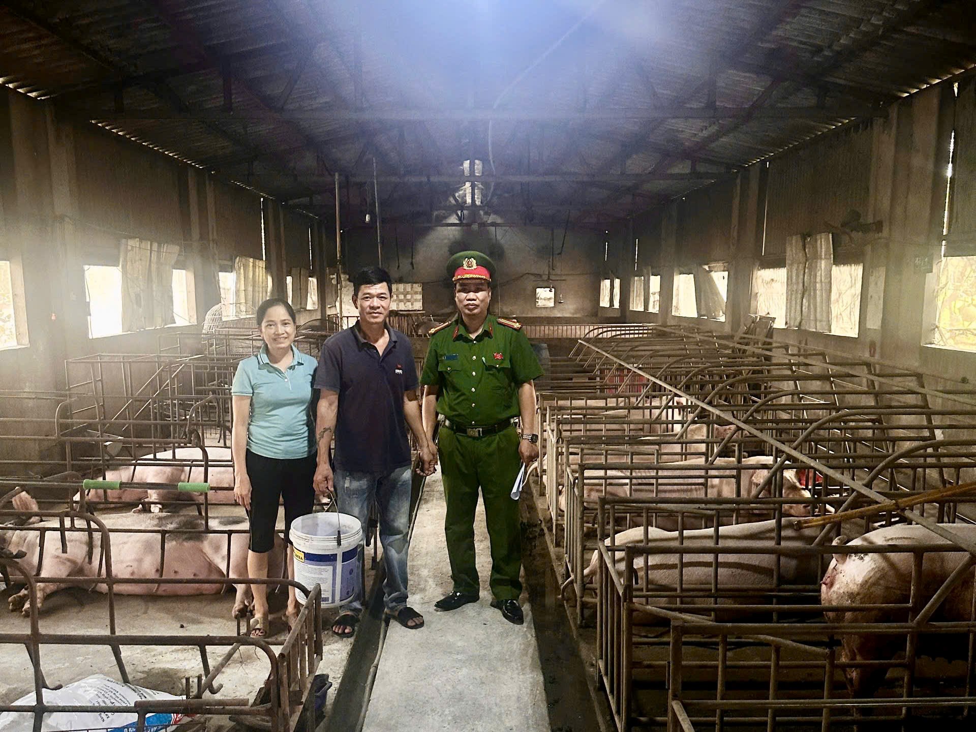 Công an xã Thượng Hồng đồng hành cùng người chấp hành xong án phạt tù tái hòa nhập cộng đồng