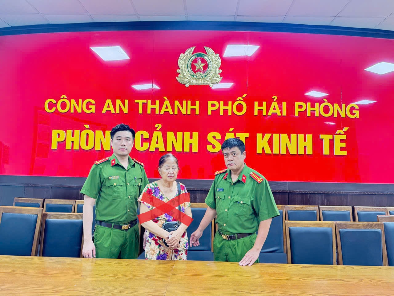 Đội 4 - Phòng Cảnh sát kinh tế Công an thành phố phối hợp bắt giữ thành công đối tượng truy nã nguy hiểm lẩn trốn gần 24 năm