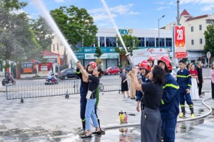 Phòng Cảnh sát PCCC và CNCH: Tuyên truyền và thực tập phương án PCCC, CNCH tại Cung Văn hóa Thanh thiếu nhi thành phố