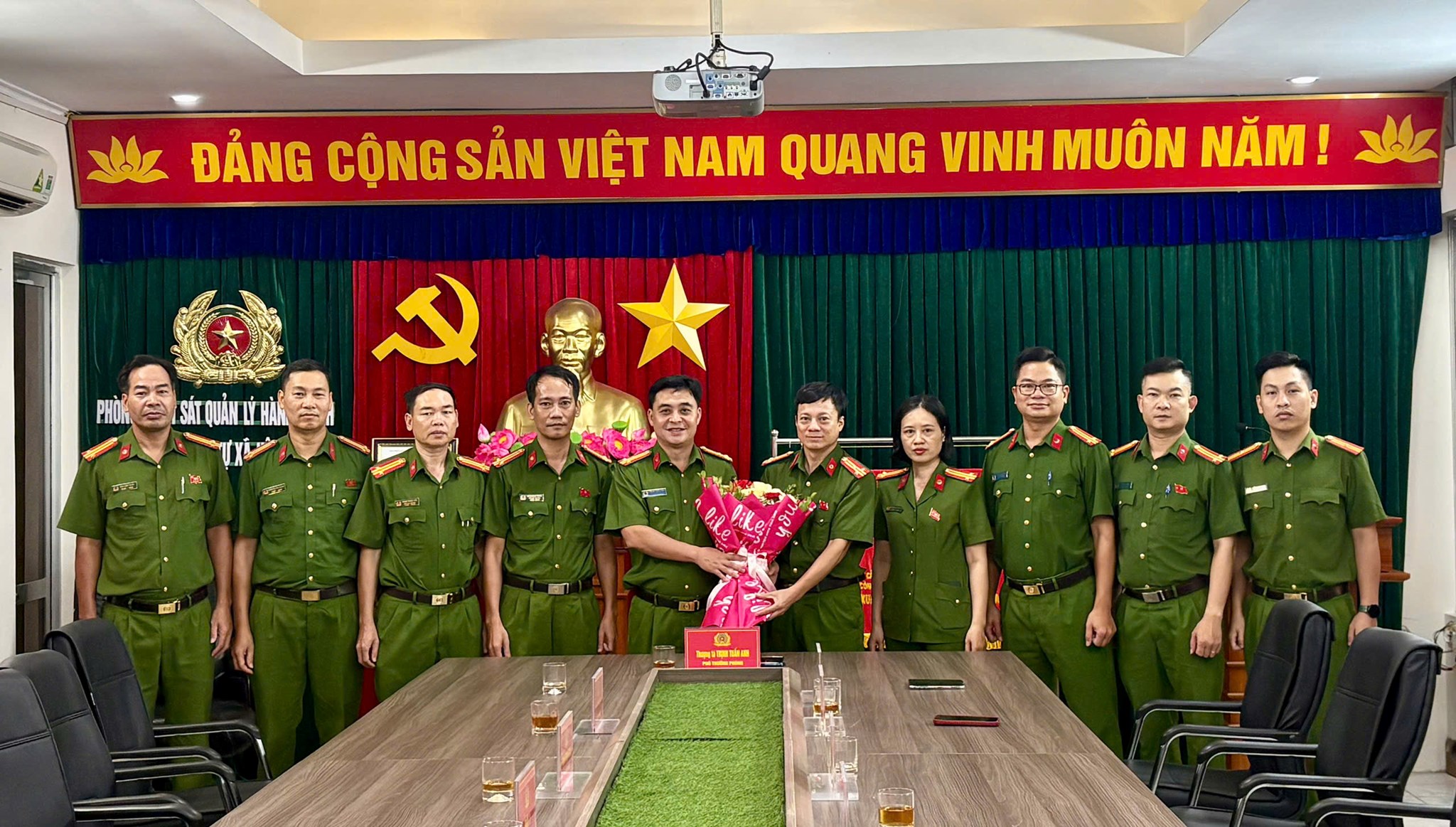 Phòng Cảnh sát QLHC về TTXH: Chúc mừng Đội Cảnh sát phản ứng nhanh nhân kỷ niệm 25 năm Ngày thành lập lực lượng